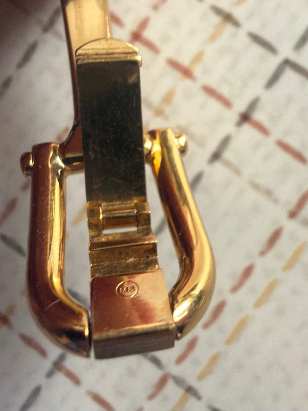 Gucci Gold-Tone Slim Bangle Bracelet Watch 1500L model